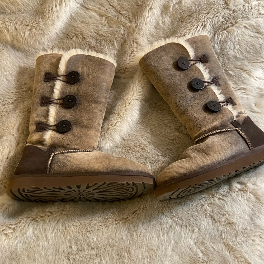Brown Genuine Shearling With Side Button Closure. - image 1